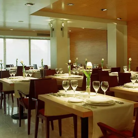 Отель Vincci Puertochico 4*