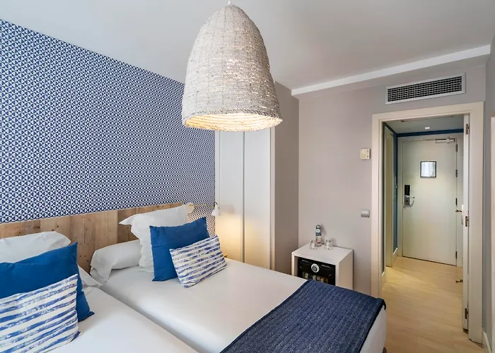 Hotel Vincci Puertochico 4*