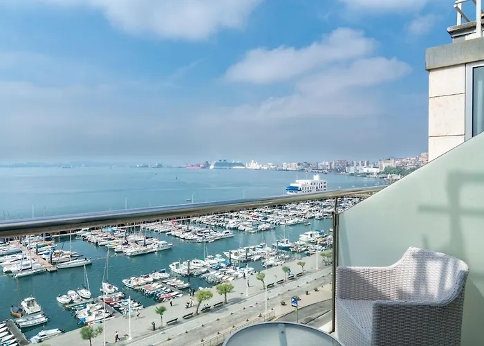 Vincci Puertochico Hotel 4*