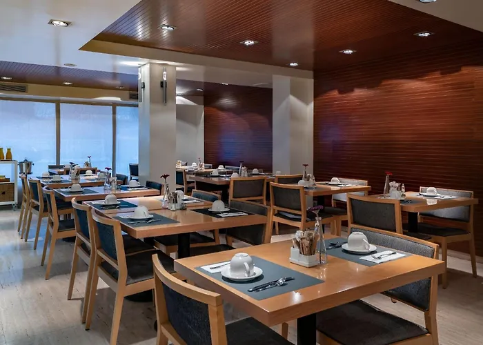 호텔 Vincci Puertochico 4*