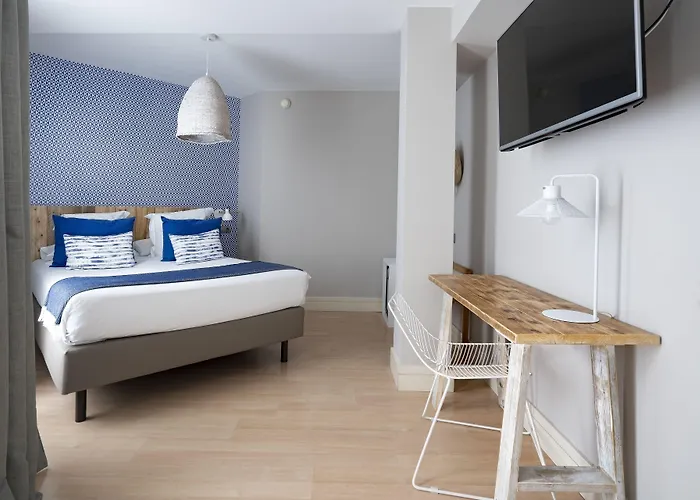 Vincci Puertochico Hotel 4*