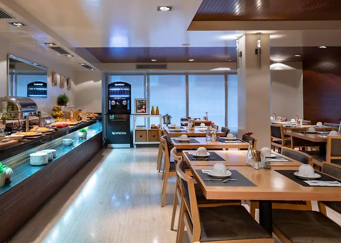 Vincci Puertochico Otel 4*