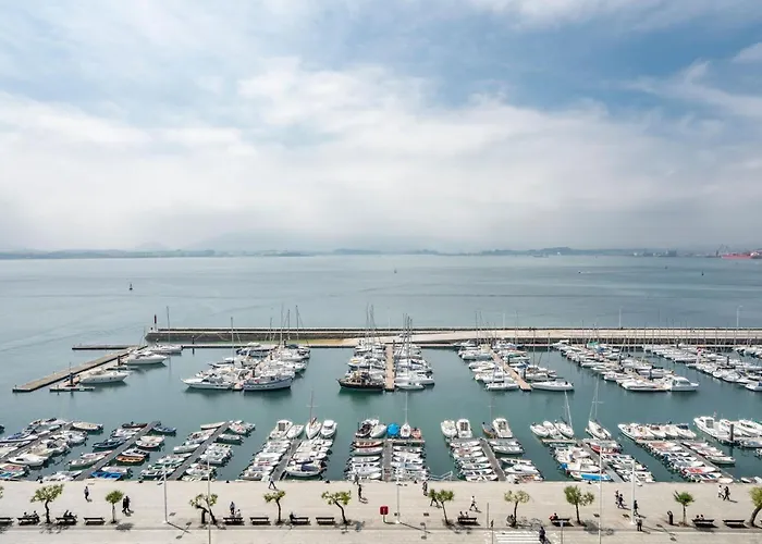 Vincci Puertochico Otel 4*